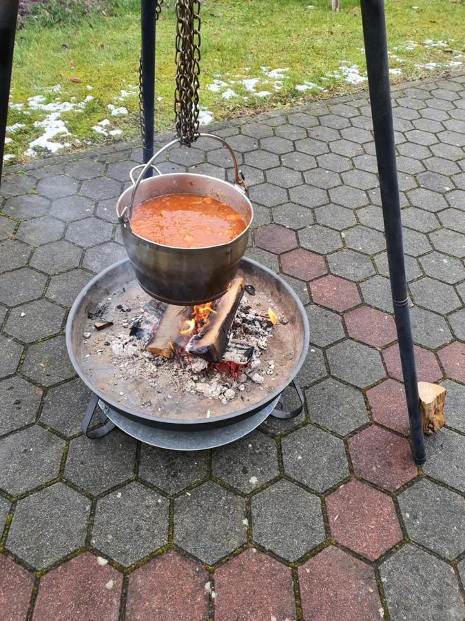 Gasthof Zum Wallner Kalch Bagian luar foto